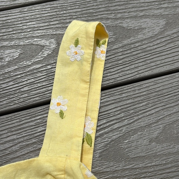 Cropped Yellow Daisy Tank Top - Picture 7 of 8